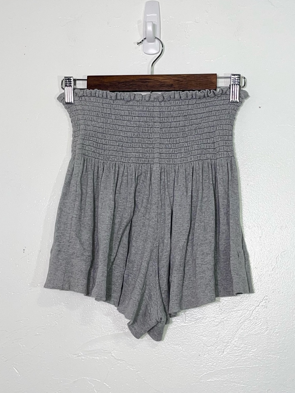 KOCH Erica Skirt Shorts Gray Heathered Smocked High Waist Ruffle Size XS - Picture 4 of 7